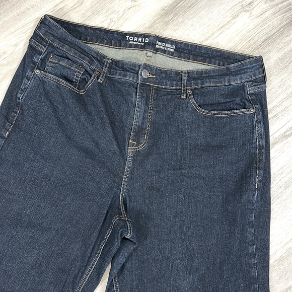 Torrid Perfect Wide-Leg Vintage Stretch Denim Cuffed Dark Blue Trouser Jeans 20S - Picture 3 of 11